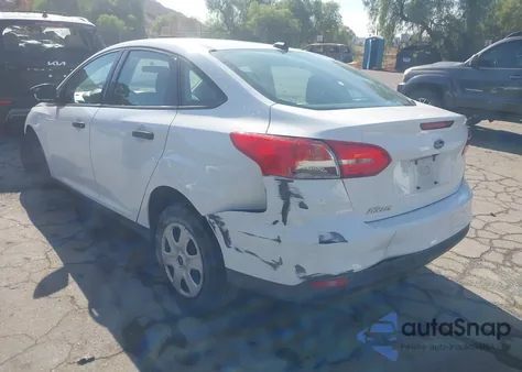 2018 Ford Focus S из США, поврежденный, VIN 1FADP3E28JL244722